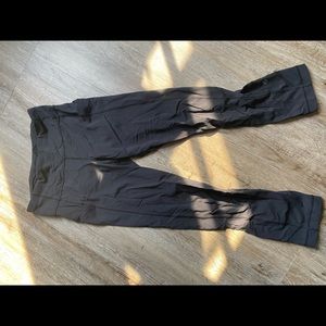 Lululemon- Black leggings- Size US 4
